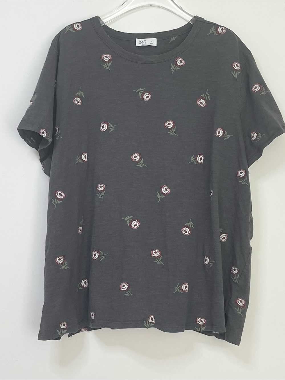 24/7 Dawson Embroidered Rose Crew Neck Tee Gray Floral Print T-Shirt
